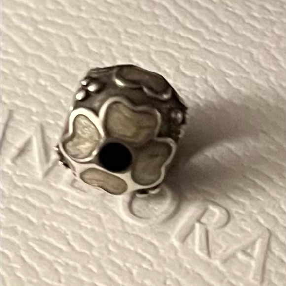 PANDORA - Flower Charm - Picture 7 of 7